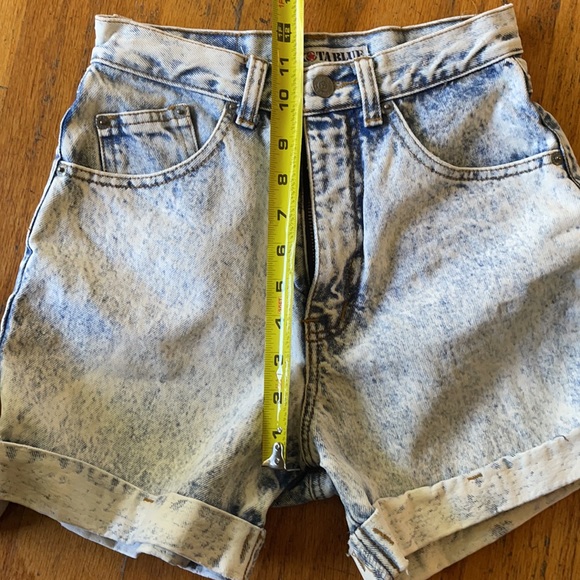 Acid wash high waisted denim shorts - Picture 6 of 6
